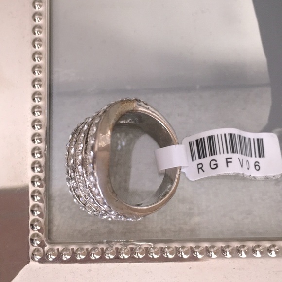 ❤️HP🎉Stunning SilvertoneRing &Simulated diamonds size 6 - Picture 6 of 6